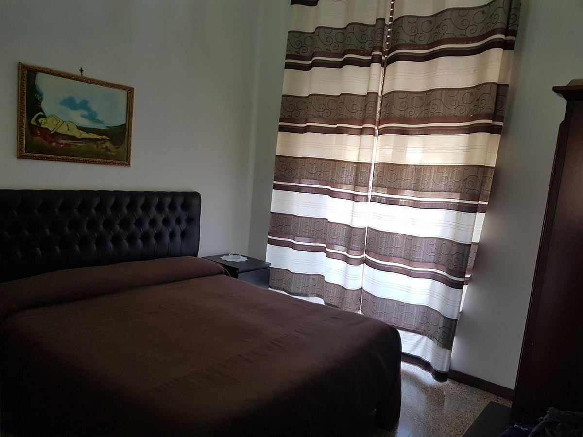 Crispi Rooms Catane Extérieur photo