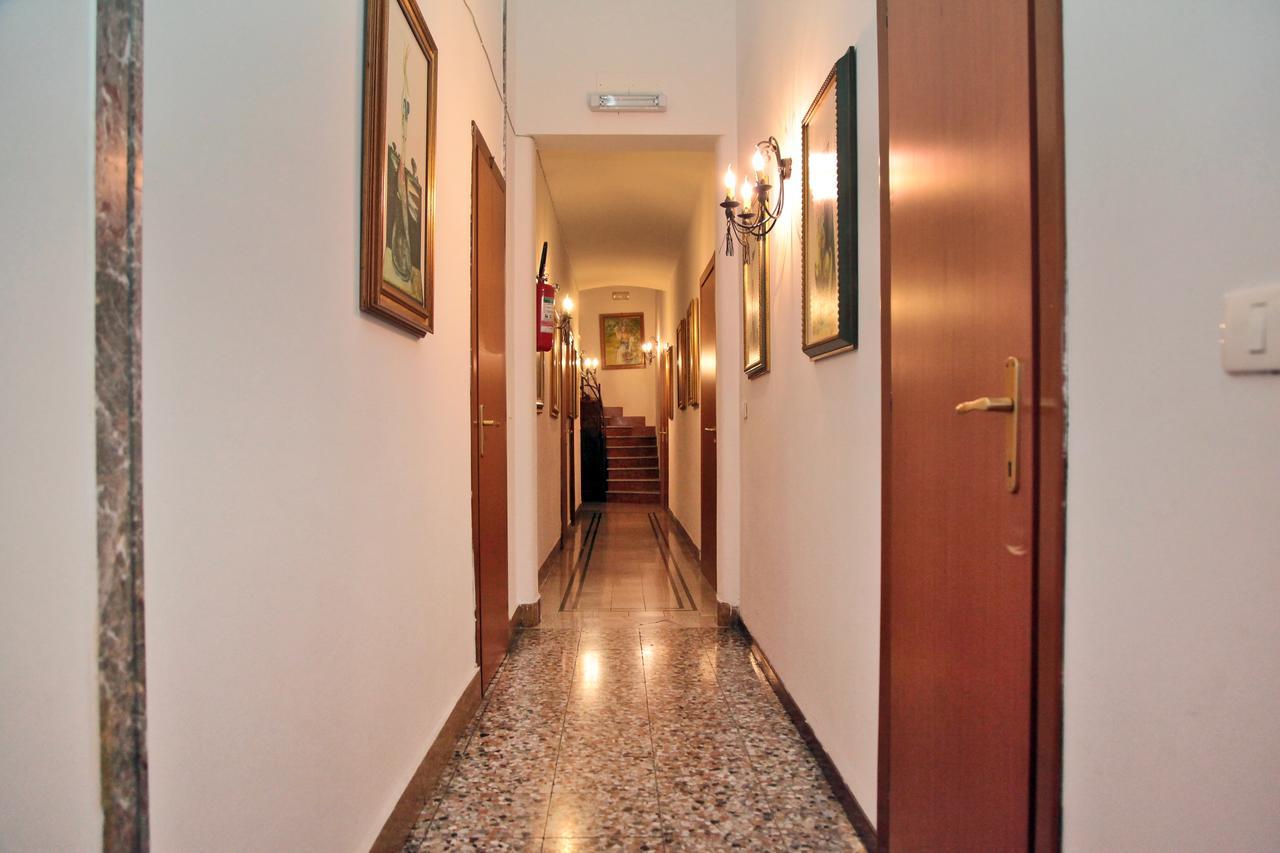 Crispi Rooms Catane Extérieur photo