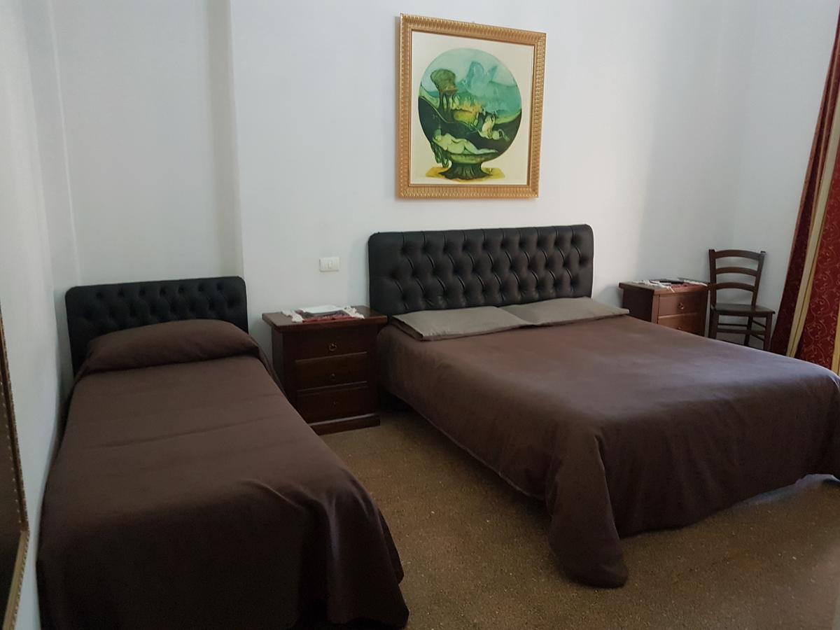 Crispi Rooms Catane Extérieur photo