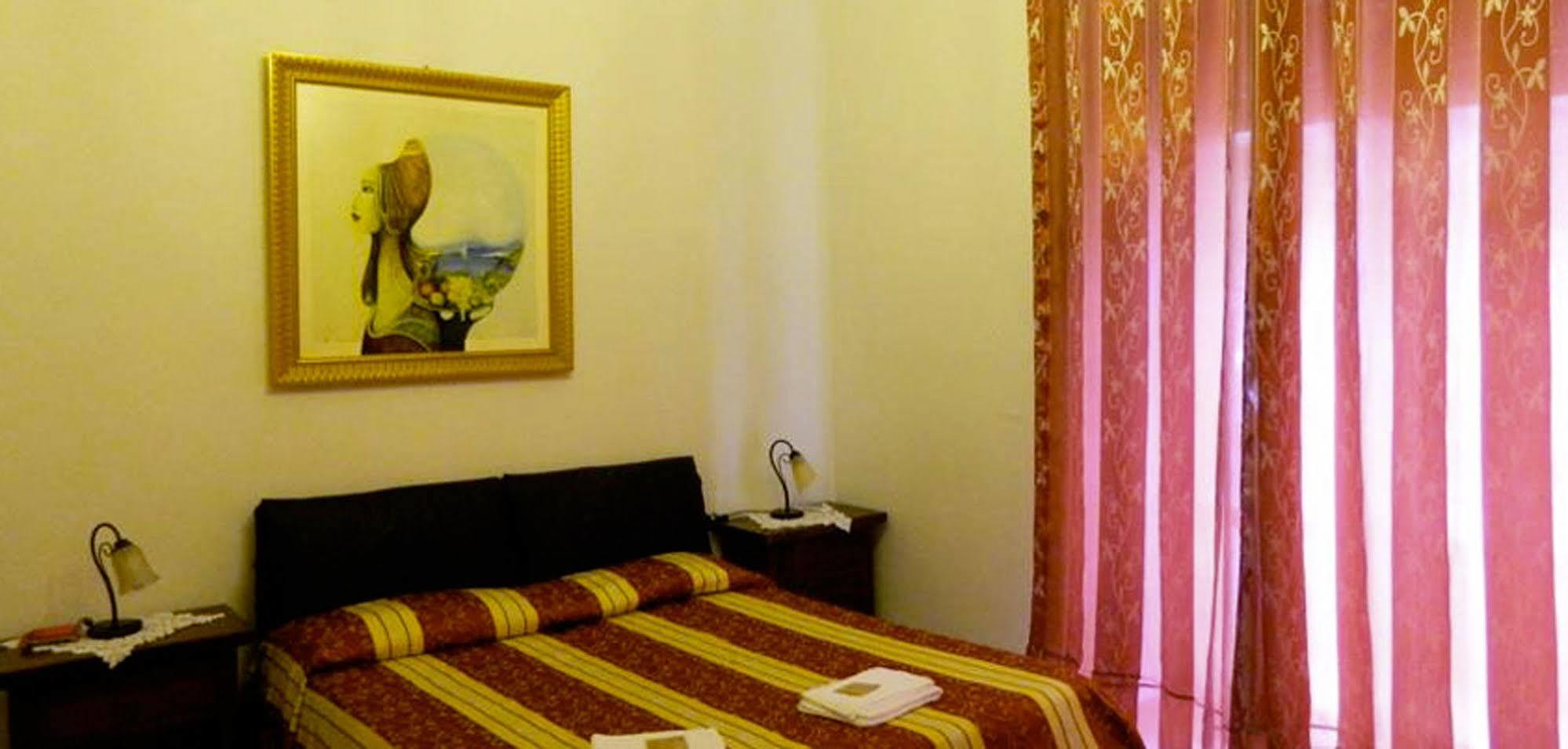 Crispi Rooms Catane Extérieur photo