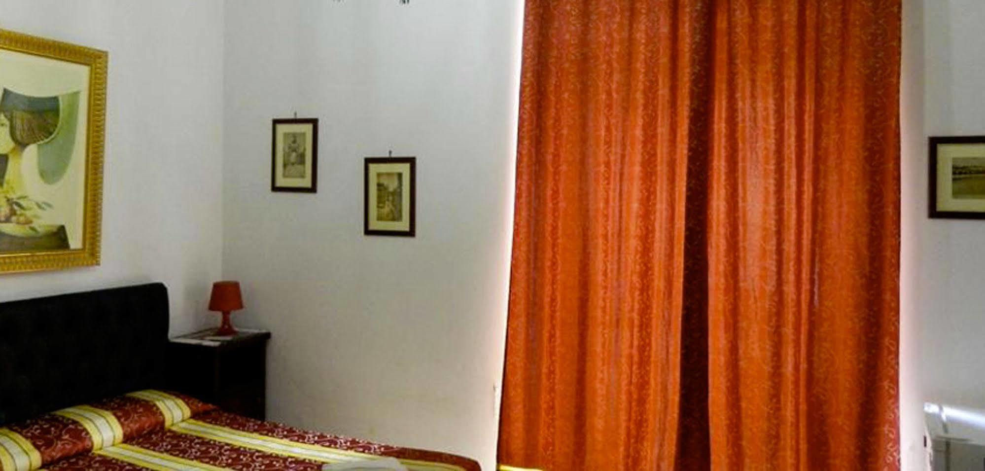 Crispi Rooms Catane Extérieur photo